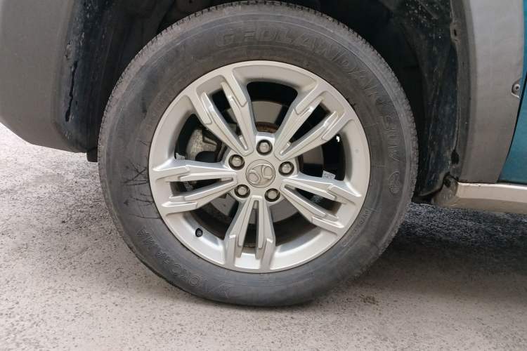 Used BAIC Off-Road BJ20 2016 1.5T Manual Elite Edition Left Front Wheel Hub