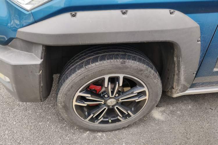 Used BAIC Off-Road BJ20 2016 1.5T CVT Luxury Model Left Front Wheel Hub