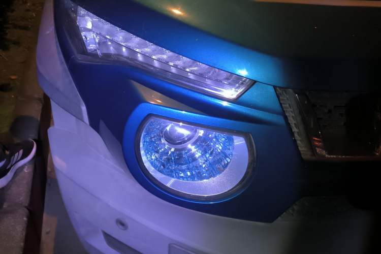 Used BAIC Off-Road BJ20 2016 1.5T CVT Luxury Model Right Front Headlight
