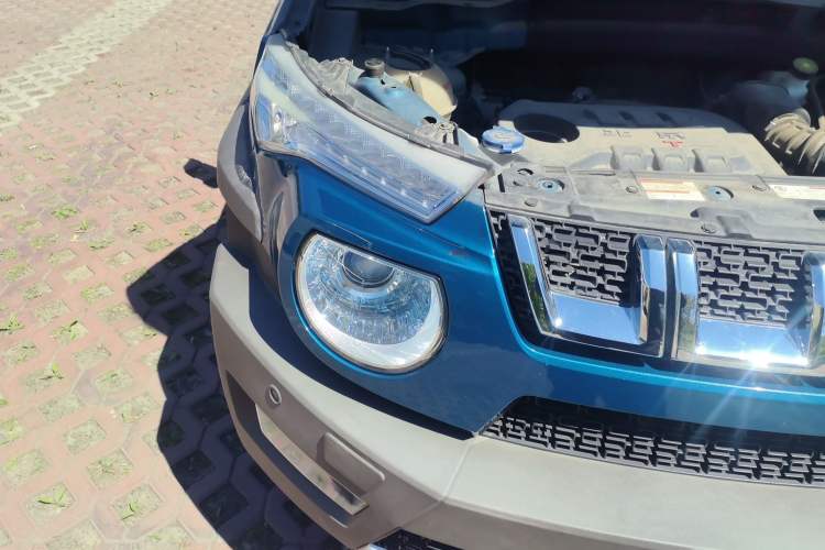 Used BAIC Off-Road BJ20 2016 1.5T CVT Luxury Model Right Front Headlight