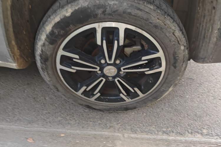 Used BAIC Off-Road BJ20 2016 1.5T Manual Luxury Model Right Front Wheel Hub