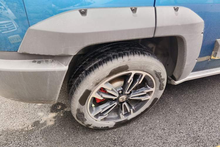 Used BAIC Off-Road BJ20 2016 1.5T CVT Luxury Model Right Rear Wheel Hub