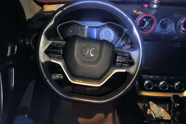 Used BAIC Off-Road BJ20 2016 1.5T CVT Luxury Model Steering Wheel