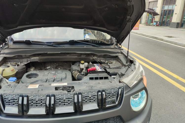 Used BAIC Off-Road BJ20 2016 1.5T CVT Luxury Model Engine Bay Left