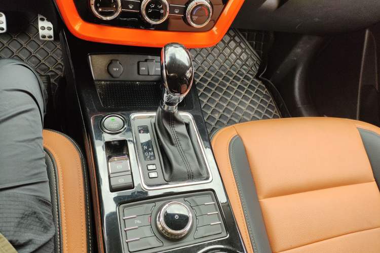 Used BAIC Off-Road BJ20 2016 1.5T CVT Luxury Model Gear Lever