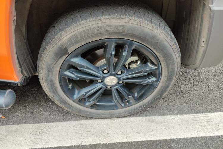 Used BAIC Off-Road BJ20 2016 1.5T CVT Luxury Model Right Front Wheel Hub