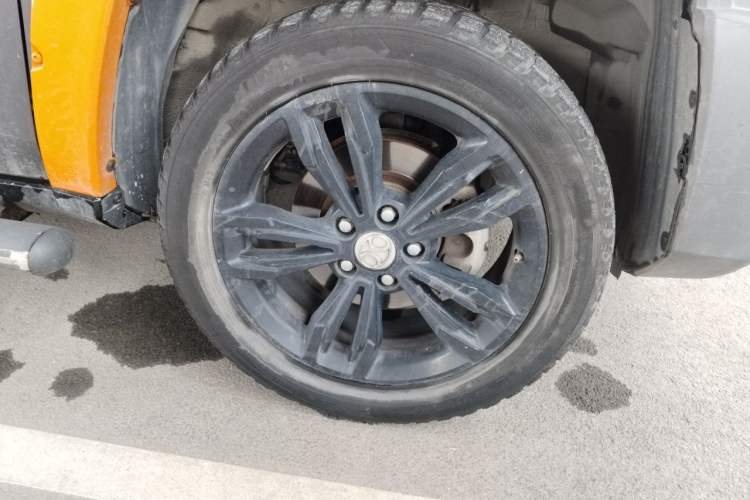 Used BAIC Off-Road BJ20 2016 1.5T CVT Luxury Model Right Front Wheel Hub