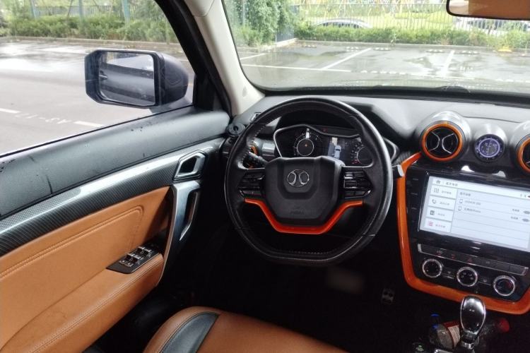 Used BAIC Off-Road BJ20 2016 1.5T CVT Luxury Model Steering Wheel