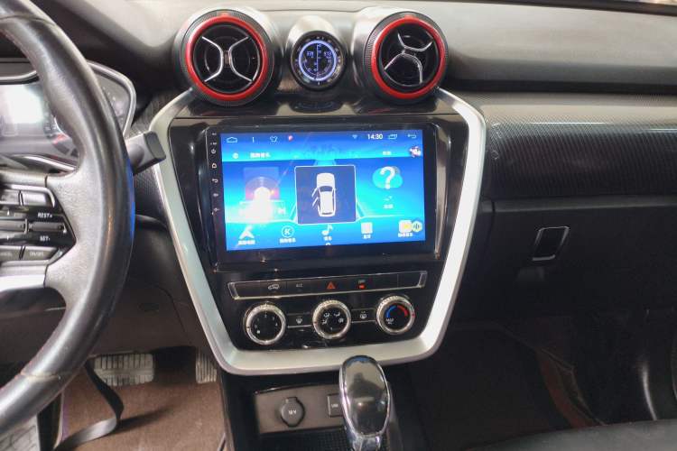 Used BAIC Off-Road BJ20 2016 1.5T CVT Luxury Model Audio And AC Panel