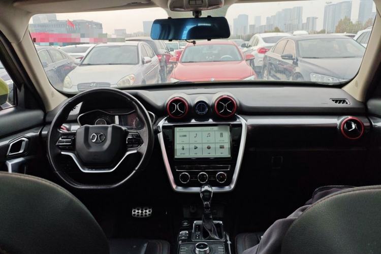 Used BAIC Off-Road BJ20 2016 1.5T CVT Luxury Model Center Console
