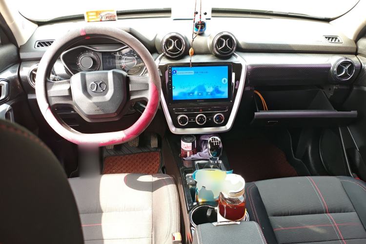 Used BAIC Off-Road BJ20 2016 1.5T Manual Elite Edition Center Console