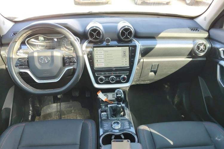 Used BAIC Off-Road BJ20 2016 1.5T Manual Luxury Model Center Console