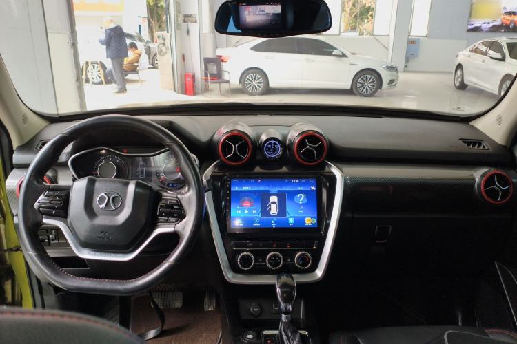 Used BAIC Off-Road BJ20 2016 1.5T CVT Luxury Model Center Console