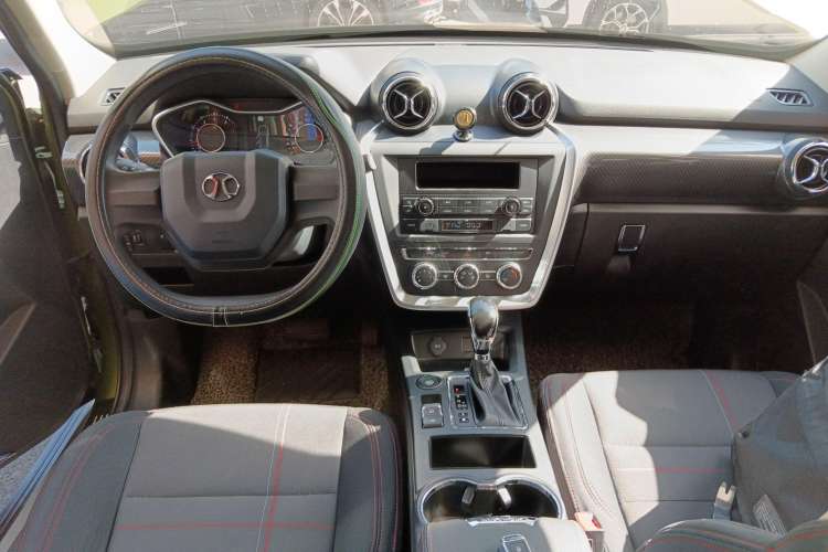 Used BAIC Off-Road BJ20 2016 1.5T CVT Elite Model Center Console