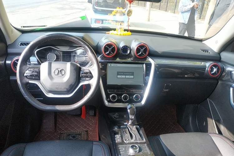 Used BAIC Off-Road BJ20 2016 1.5T CVT Luxury Model Center Console