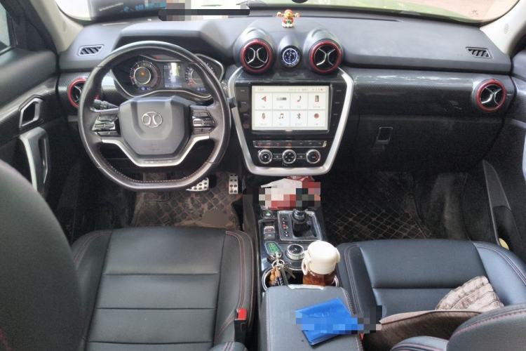 Used BAIC Off-Road BJ20 2016 1.5T CVT Luxury Model Center Console