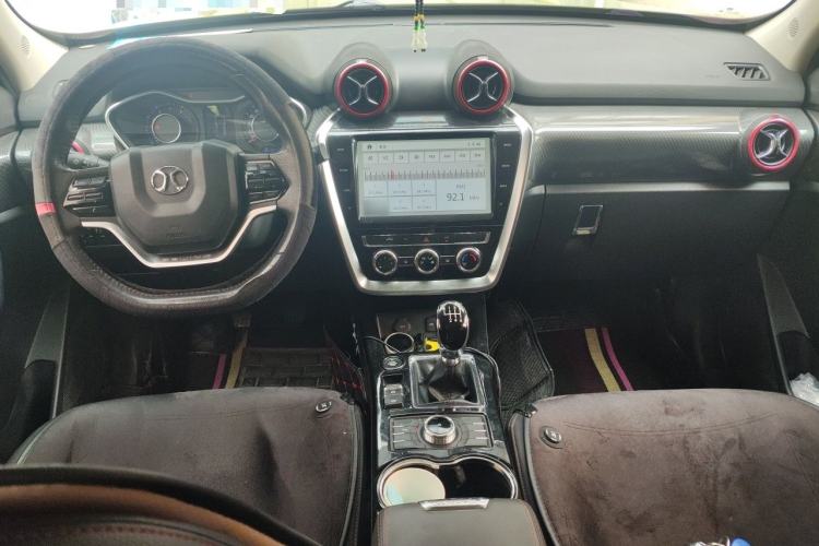 Used BAIC Off-Road BJ20 2016 1.5T Manual Luxury Model Center Console