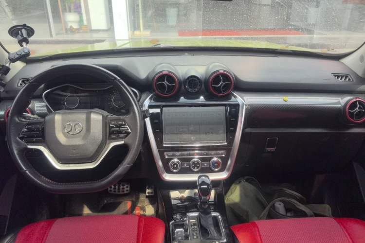 Used BAIC Off-Road BJ20 2016 1.5T CVT Prestige Edition Center Console