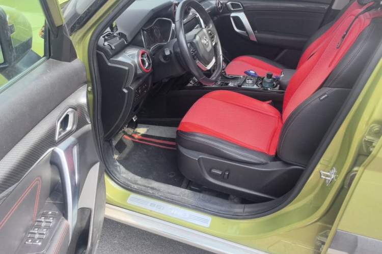 Used BAIC Off-Road BJ20 2016 1.5T CVT Prestige Edition Driver Seat