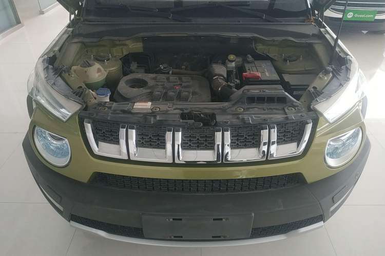 Used BAIC Off-Road BJ20 2016 1.5T Manual Luxury Model Engine Bay