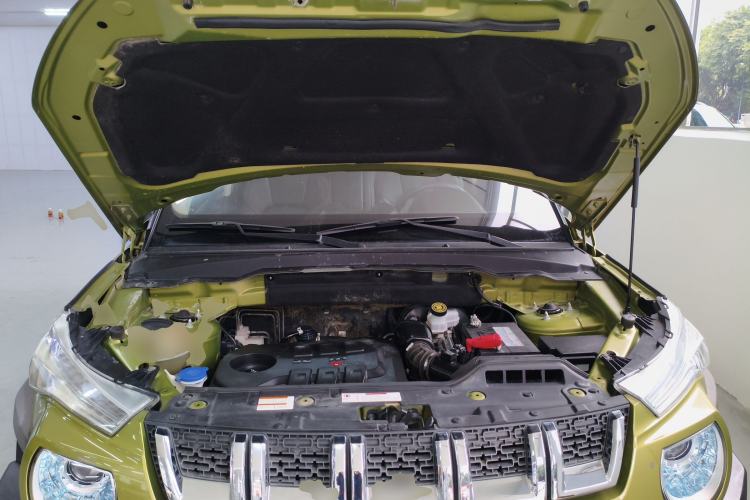 Used BAIC Off-Road BJ20 2016 1.5T CVT Luxury Model Engine Bay