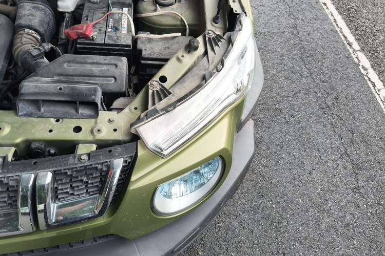 Used BAIC Off-Road BJ20 2016 1.5T CVT Luxury Model Engine Bay Left