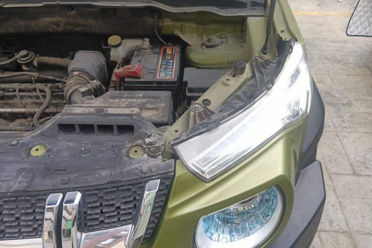 Used BAIC Off-Road BJ20 2016 1.5T CVT Luxury Model Engine Bay Left