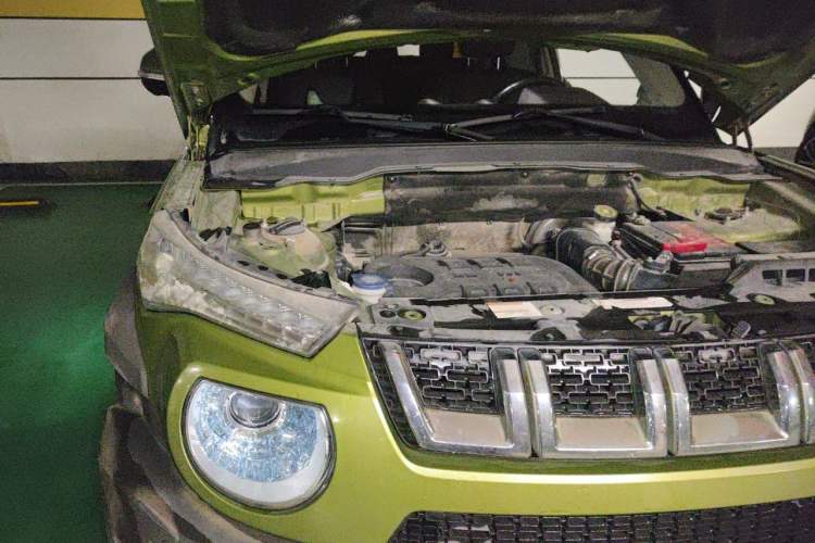 Used BAIC Off-Road BJ20 2016 1.5T CVT Prestige Edition Engine Bay Right
