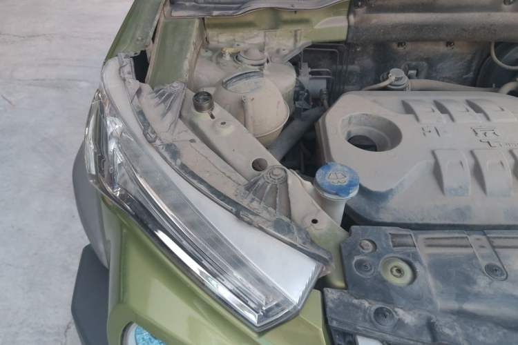 Used BAIC Off-Road BJ20 2016 1.5T CVT Luxury Model Engine Bay Right