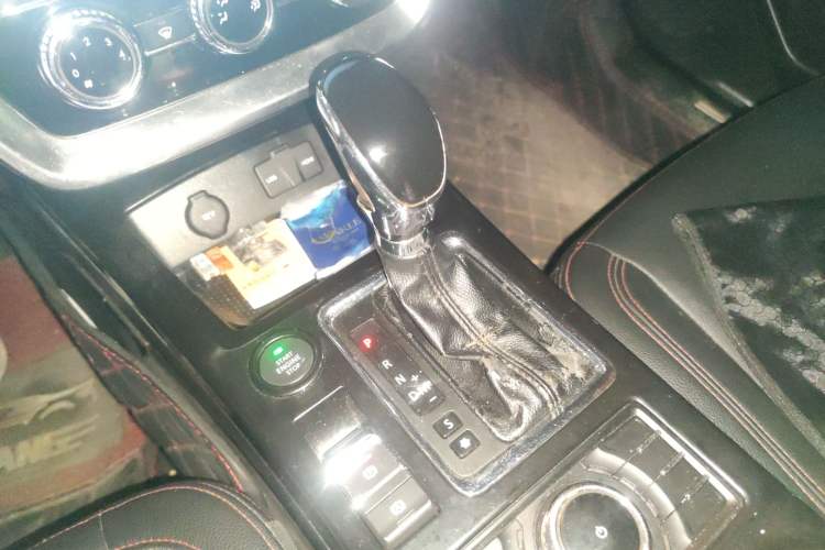 Used BAIC Off-Road BJ20 2016 1.5T CVT Luxury Model Gear Lever