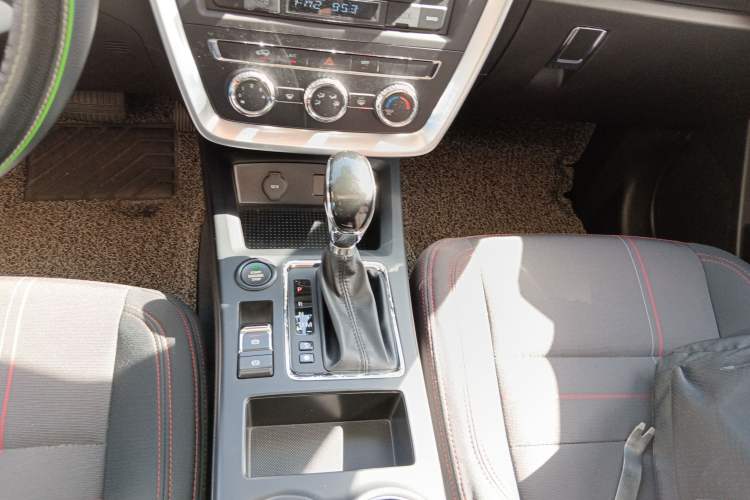 Used BAIC Off-Road BJ20 2016 1.5T CVT Elite Model Gear Lever