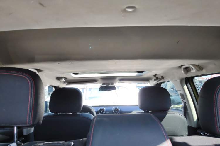 Used BAIC Off-Road BJ20 2016 1.5T Manual Luxury Model Headliner