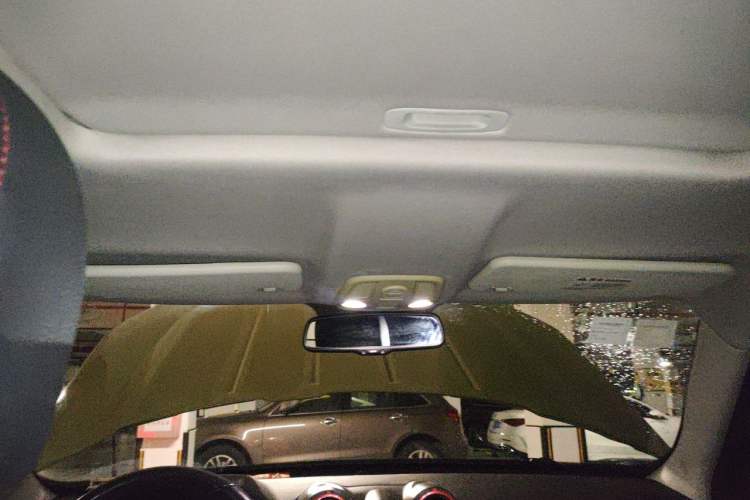 Used BAIC Off-Road BJ20 2016 1.5T CVT Prestige Edition Headliner
