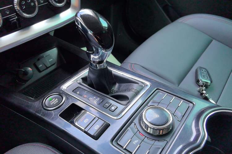 Used BAIC Off-Road BJ20 2016 1.5T CVT Luxury Model Interior 5