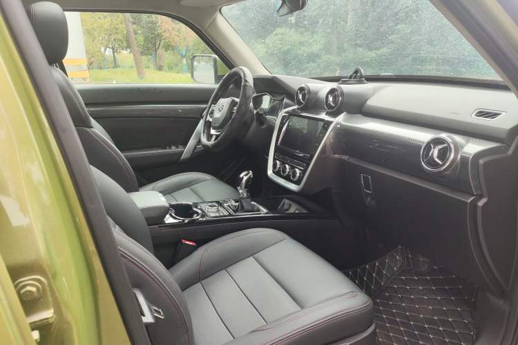 Used BAIC Off-Road BJ20 2016 1.5T Manual Luxury Model Interior 5