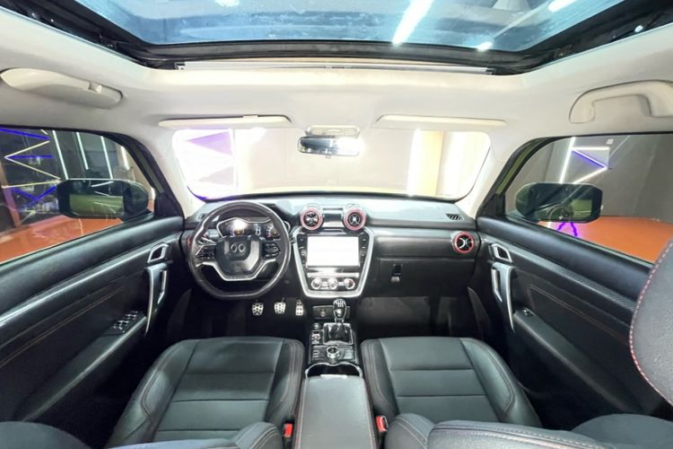 Used BAIC Off-Road BJ20 2016 1.5T Manual Luxury Model Interior 7