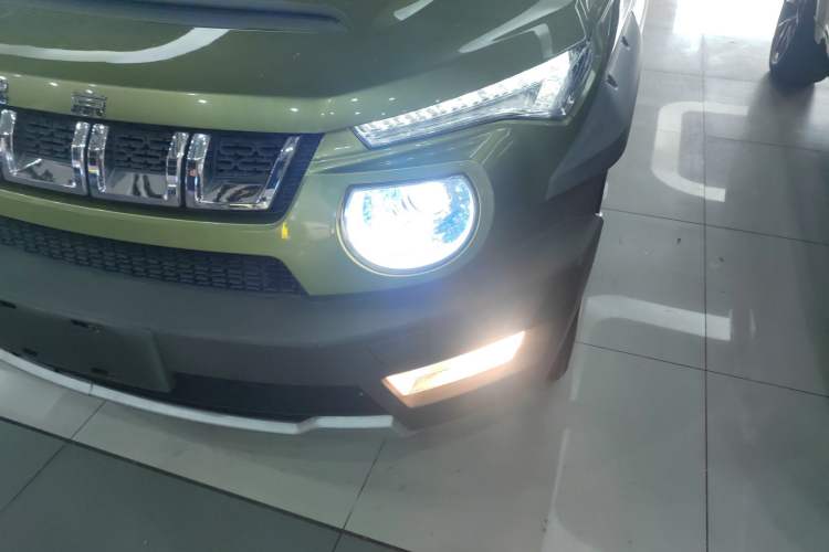 Used BAIC Off-Road BJ20 2016 1.5T Manual Luxury Model Left Front Headlight