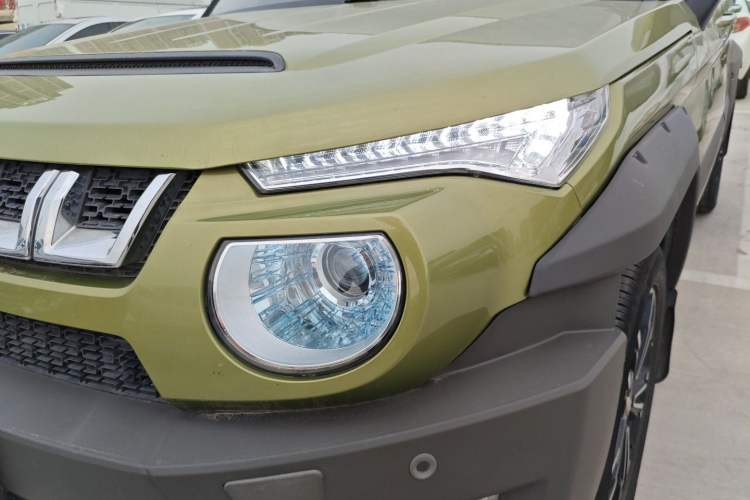 Used BAIC Off-Road BJ20 2016 1.5T CVT Luxury Model Left Front Headlight