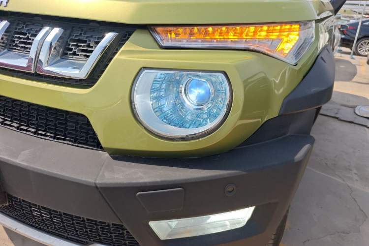 Used BAIC Off-Road BJ20 2016 1.5T CVT Luxury Model Left Front Headlight