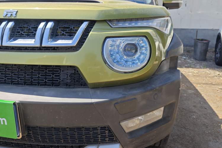Used BAIC Off-Road BJ20 2016 1.5T CVT Luxury Model Left Front Headlight