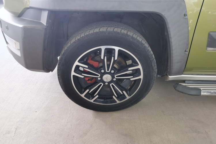 Used BAIC Off-Road BJ20 2016 1.5T CVT Luxury Model Left Front Wheel Hub
