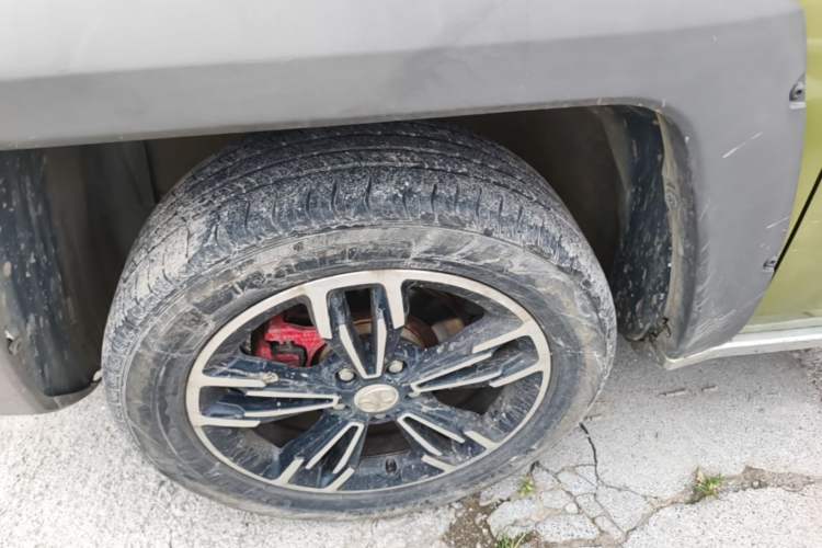 Used BAIC Off-Road BJ20 2016 1.5T CVT Luxury Model Left Front Wheel Hub