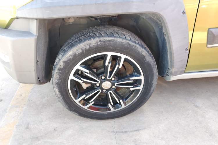 Used BAIC Off-Road BJ20 2016 1.5T Manual Luxury Model Left Front Wheel Hub