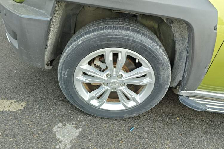 Used BAIC Off-Road BJ20 2016 1.5T CVT Elite Model Left Front Wheel Hub