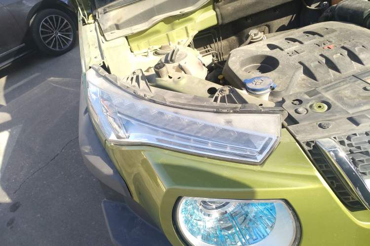 Used BAIC Off-Road BJ20 2016 1.5T CVT Luxury Model Right Front Headlight