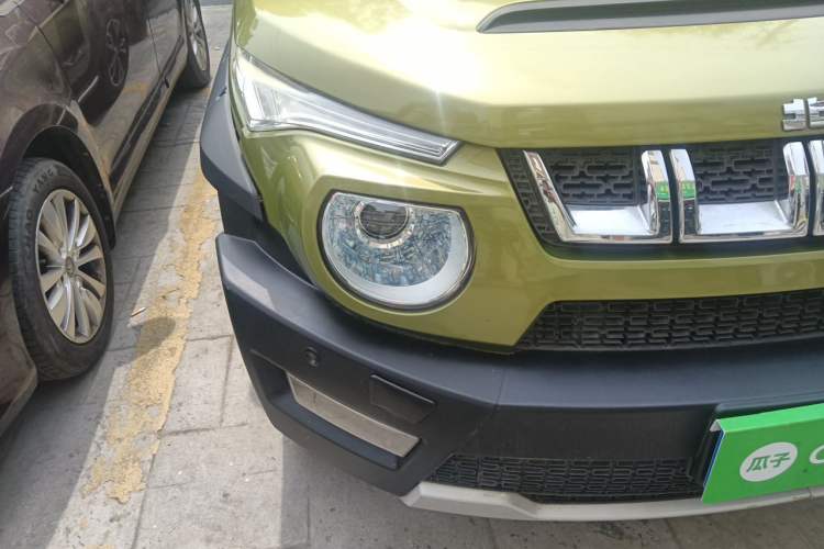 Used BAIC Off-Road BJ20 2016 1.5T CVT Luxury Model Right Front Headlight