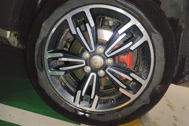 Used BAIC Off-Road BJ20 2016 1.5T CVT Prestige Edition Right Front Wheel Hub