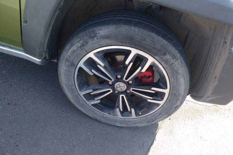 Used BAIC Off-Road BJ20 2016 1.5T CVT Luxury Model Right Front Wheel Hub