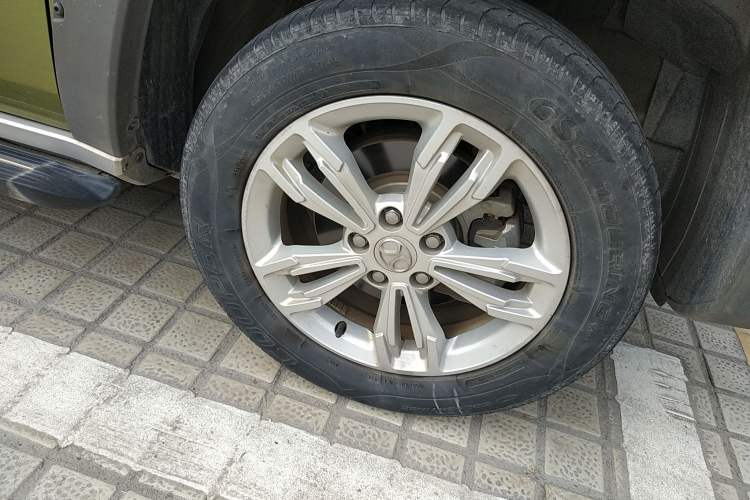 Used BAIC Off-Road BJ20 2016 1.5T CVT Elite Model Right Front Wheel Hub