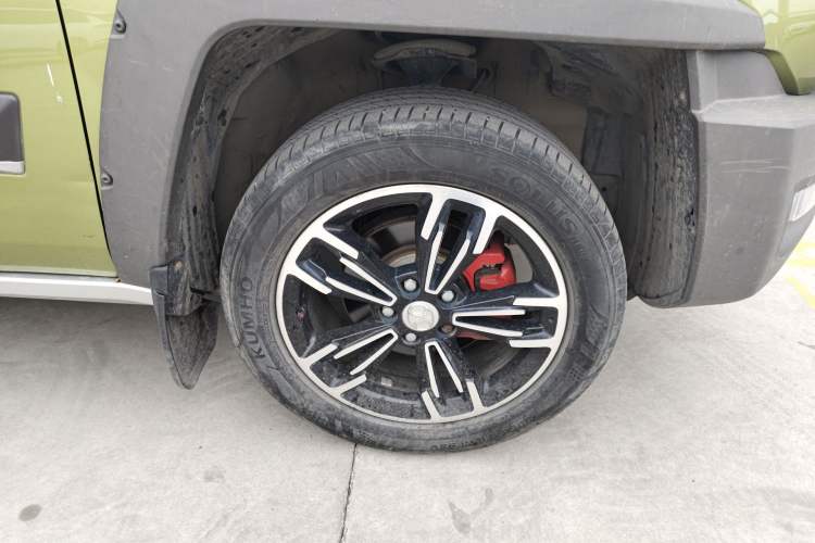 Used BAIC Off-Road BJ20 2016 1.5T CVT Luxury Model Right Front Wheel Hub